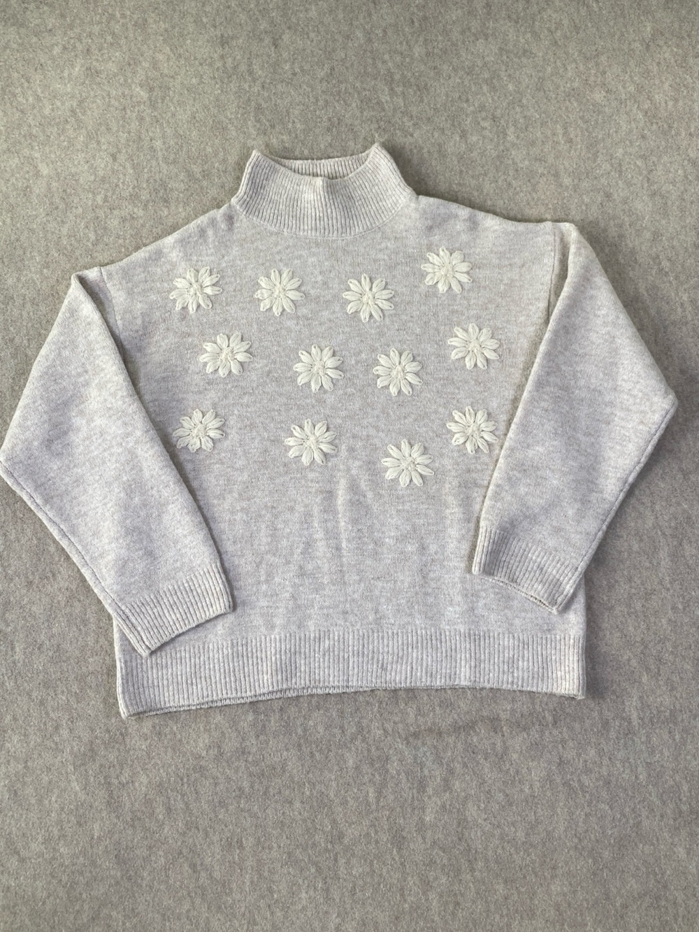 Women's Light Gray Floral Appliqué Turtleneck Sweater